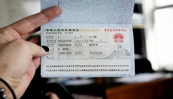 الصين تمنح السياح الأمريكيين تأشيرة أسهل.. لا حجوزات طيران أو فنادق